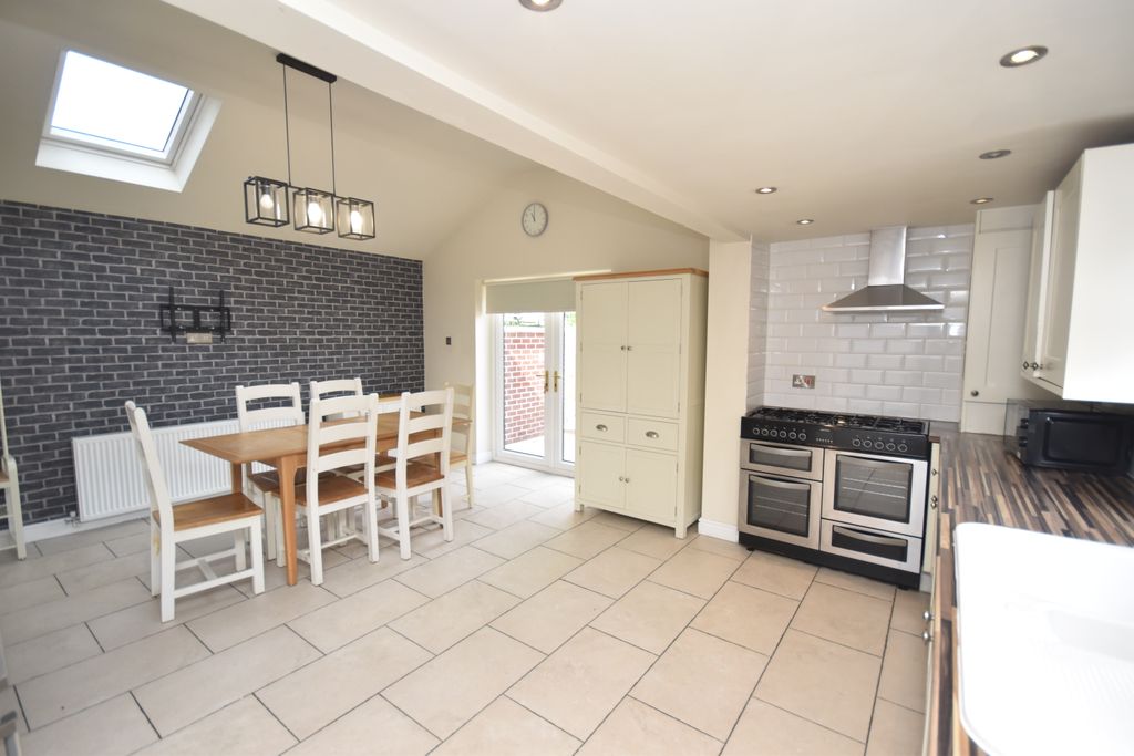 Property photo 2 of 16 Kitchen/Diner