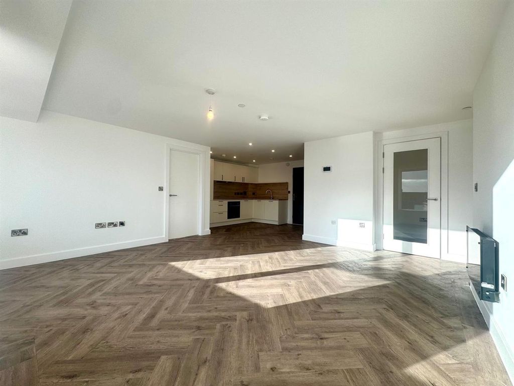 Property photo 3 of 18 Lounge Pic 3.Jpeg