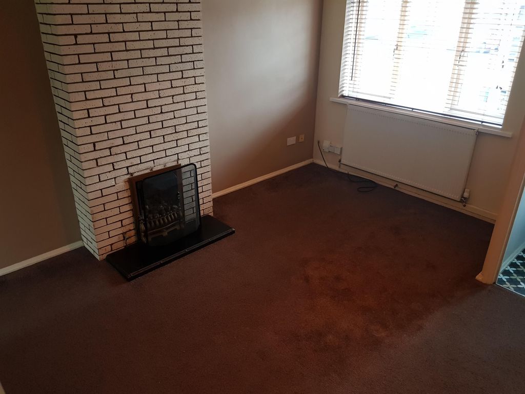 Property photo 3 of 8 Living Room