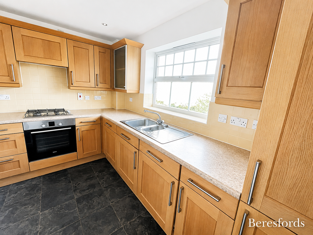 Property photo 3 of 6 Kitchen