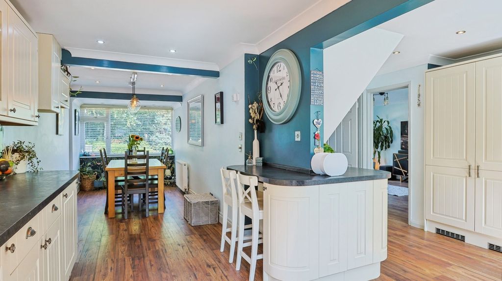 Property photo 3 of 17 Kitchen/Diner