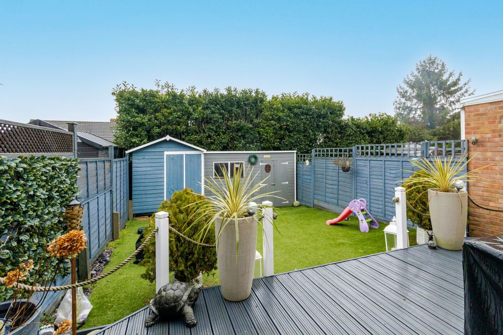 Property photo 2 of 20 Garden 1