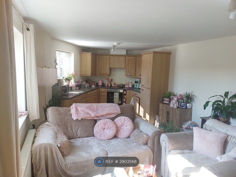 Property photo 2 of 8