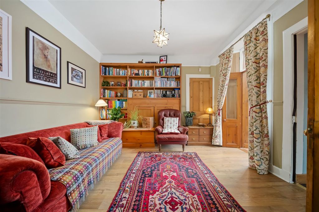Property photo 2 of 35 13Moncrieffeterr-0012.Jpg