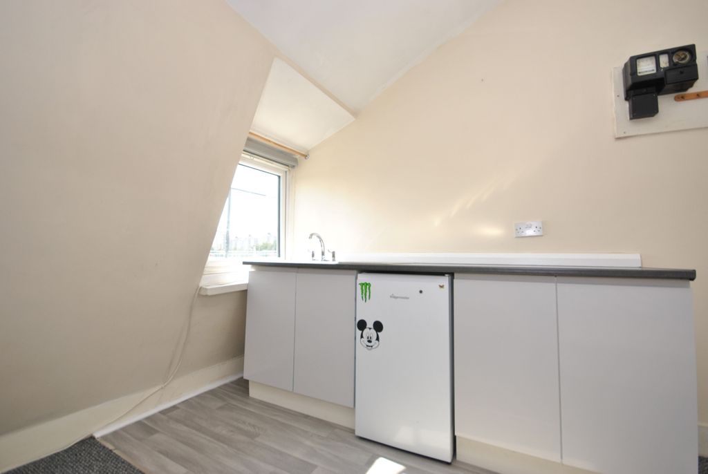 Property photo 3 of 15 Kitchen