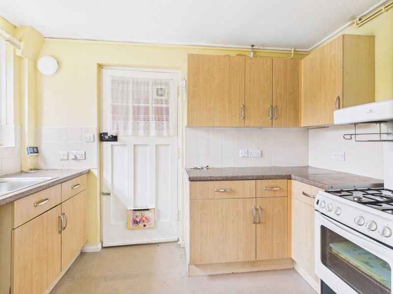 Property photo 2 of 12 Kitchen