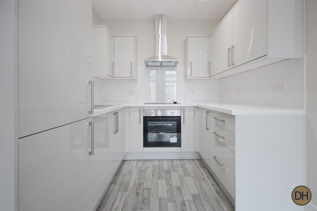 Property photo 2 of 10 Mansfield Road