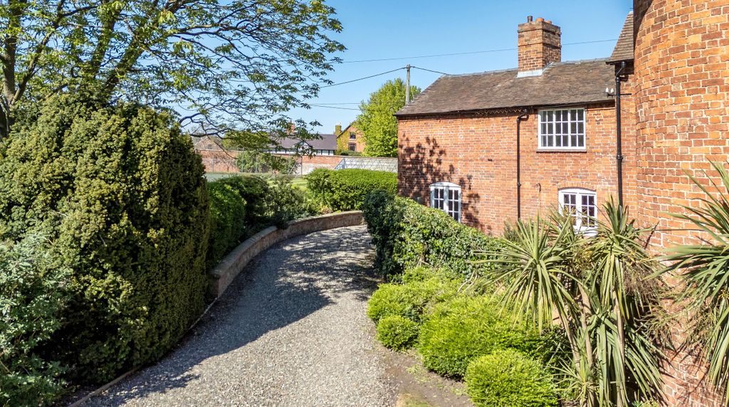 Additional image 16 of 6 bed detached house for saleUpton Magna, Shrewsbury, Shropshire SY4