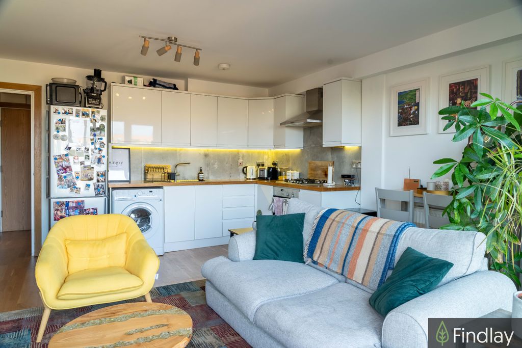 Property photo 3 of 21