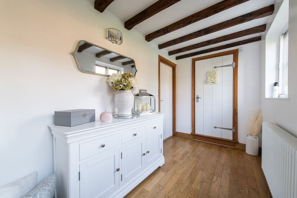 Property photo 3 of 35 3885525