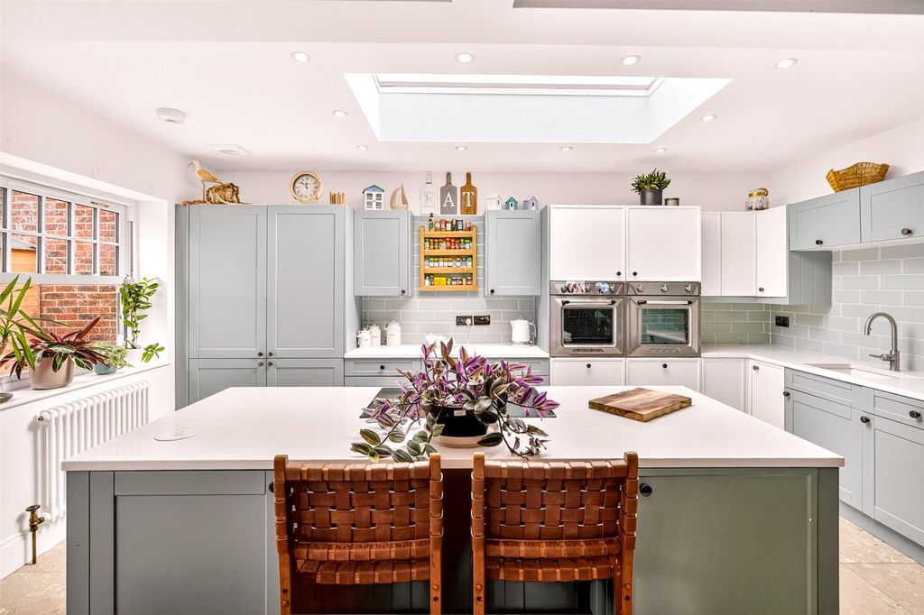 Property photo 3 of 32 Picture No. 29