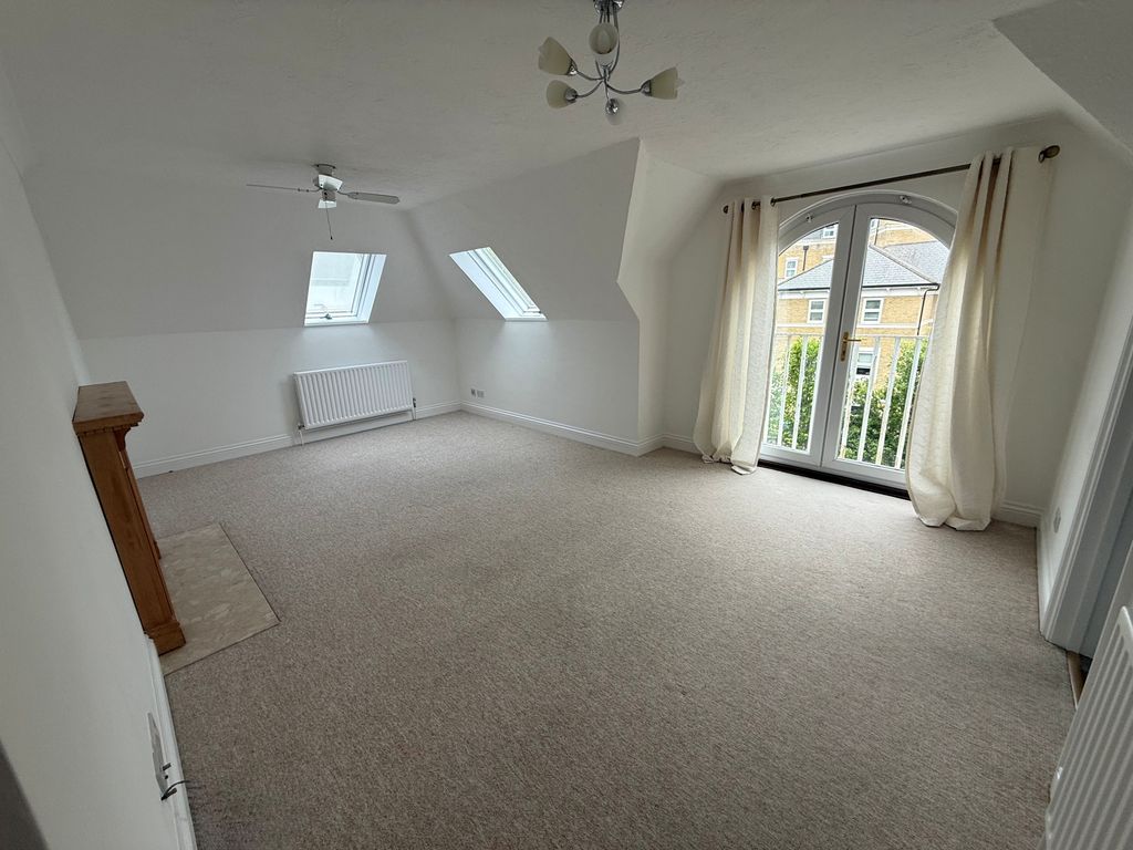 Property photo 2 of 6