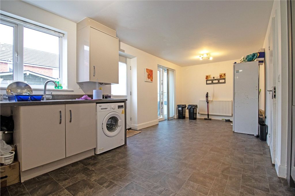 Property photo 3 of 18 Picture No. 09