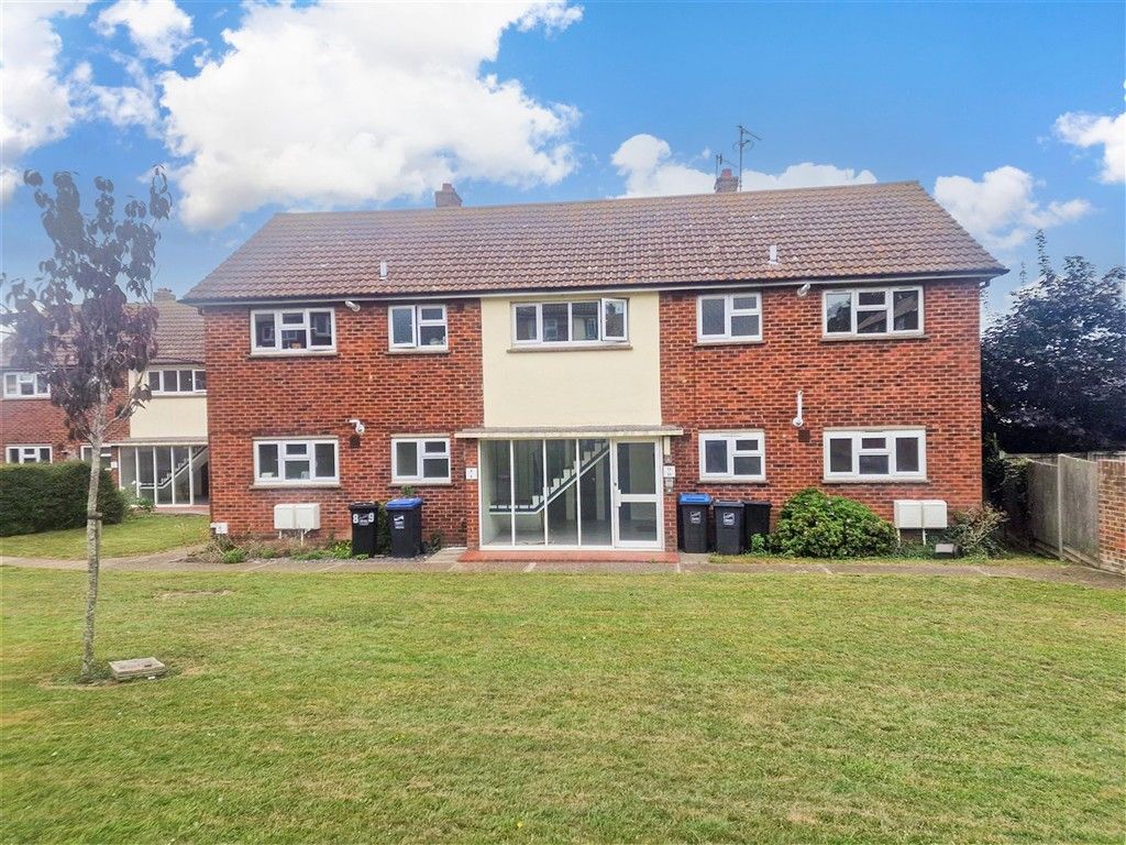 Property photo 3 of 7 Front