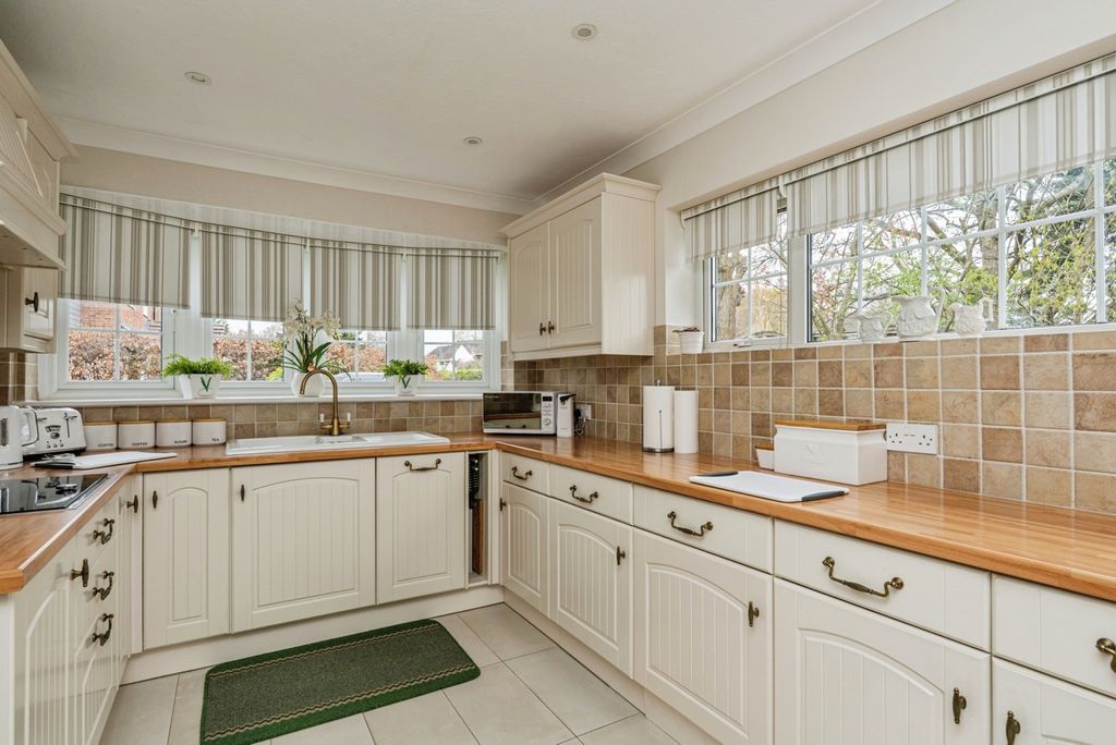 Property photo 3 of 16 Pbox-Img.Jpg