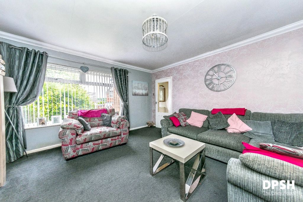 Property photo 2 of 25