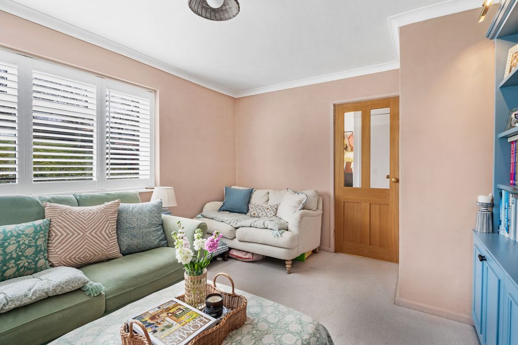 Property photo 3 of 19 Sitting Room