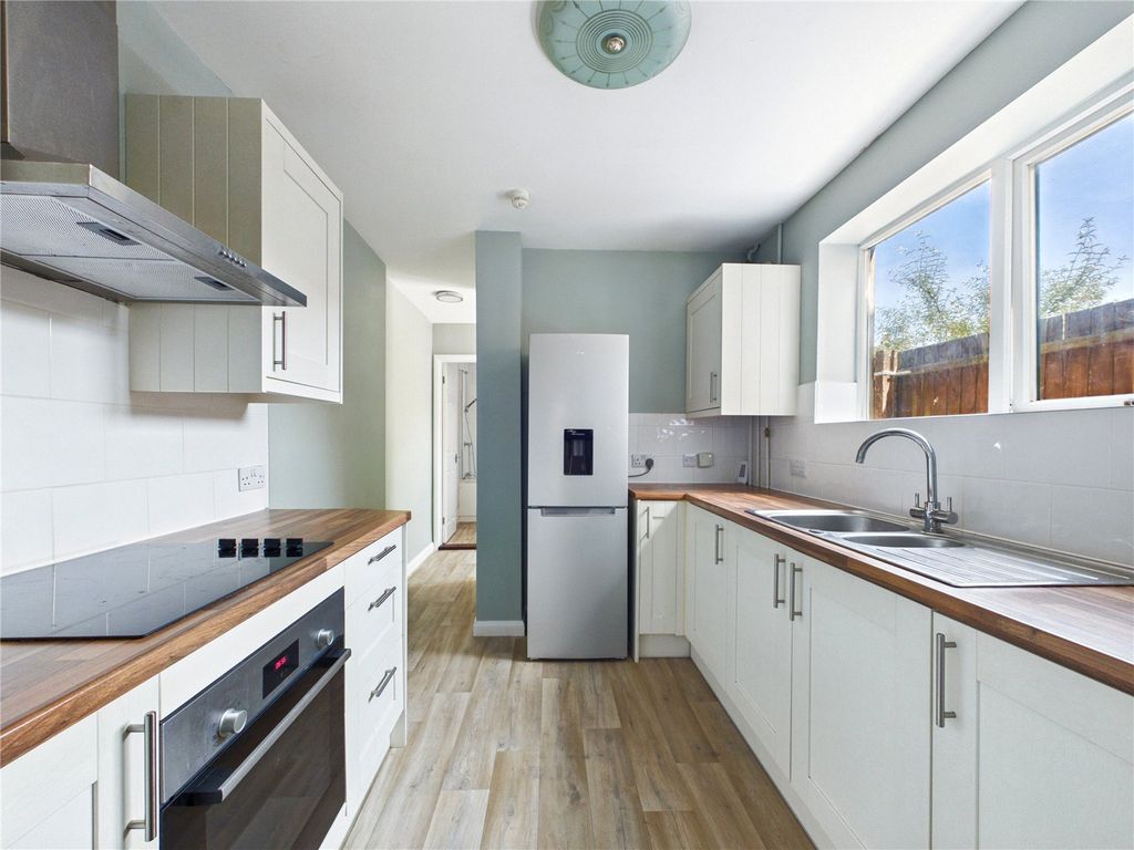 Property photo 2 of 11 Picture No. 12