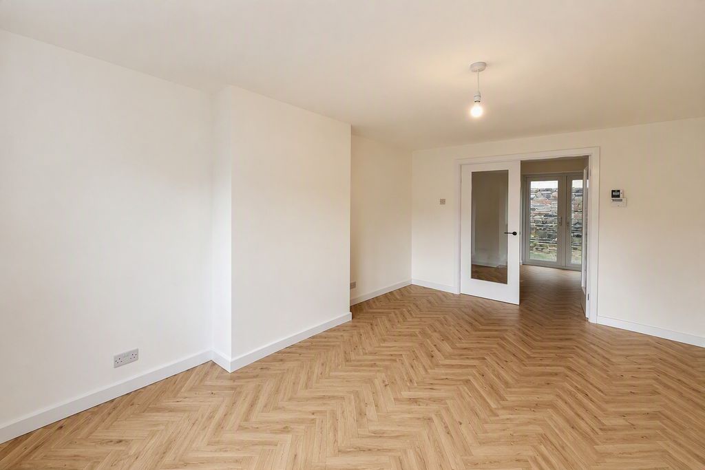 Property photo 3 of 11 Image