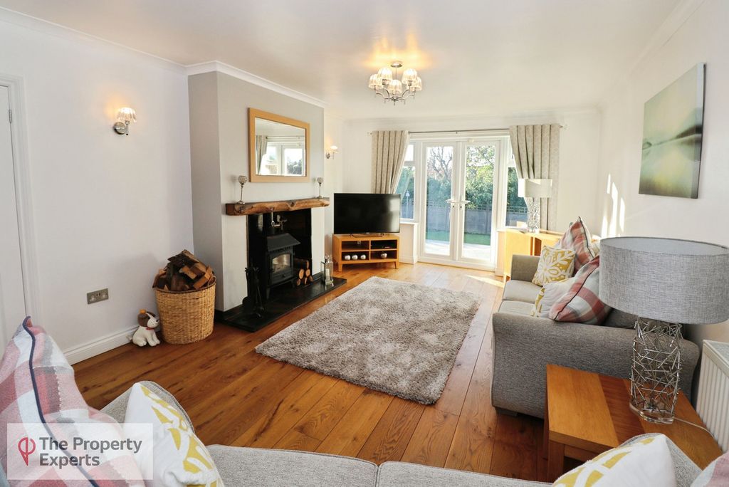 Property photo 2 of 24