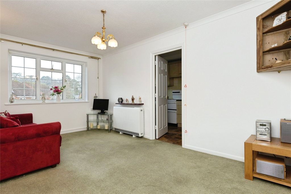 Property photo 3 of 12 Lounge