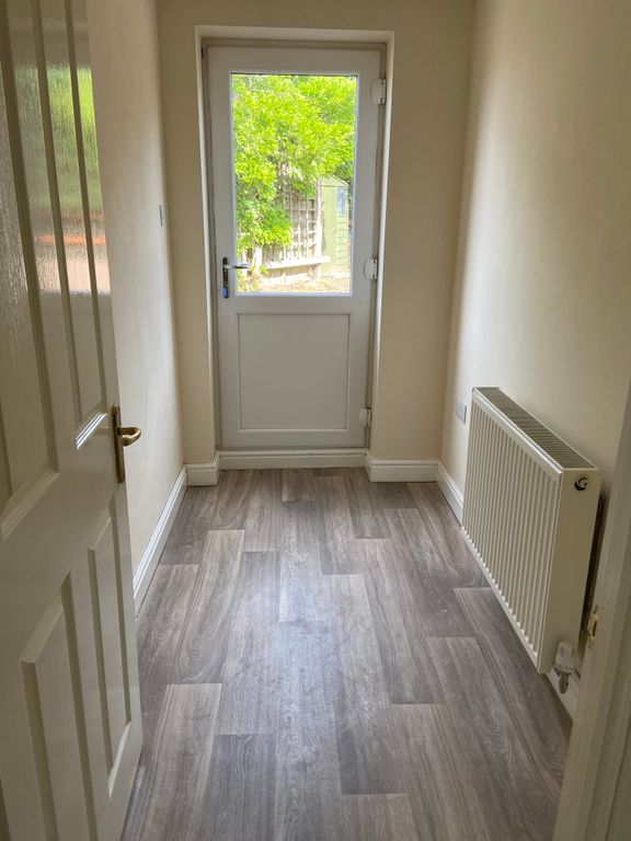 Property photo 2 of 14 Hallway