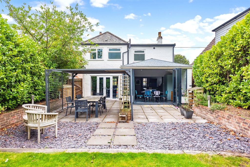 Property photo 2 of 21 Picture No. 19