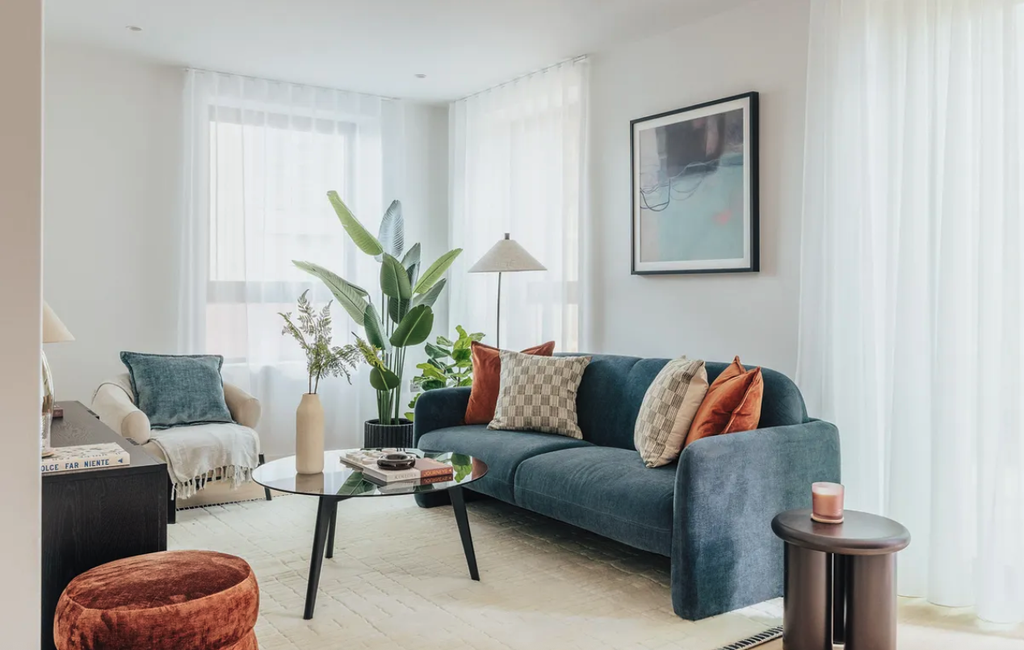 Property photo 1 of 15 Living Room