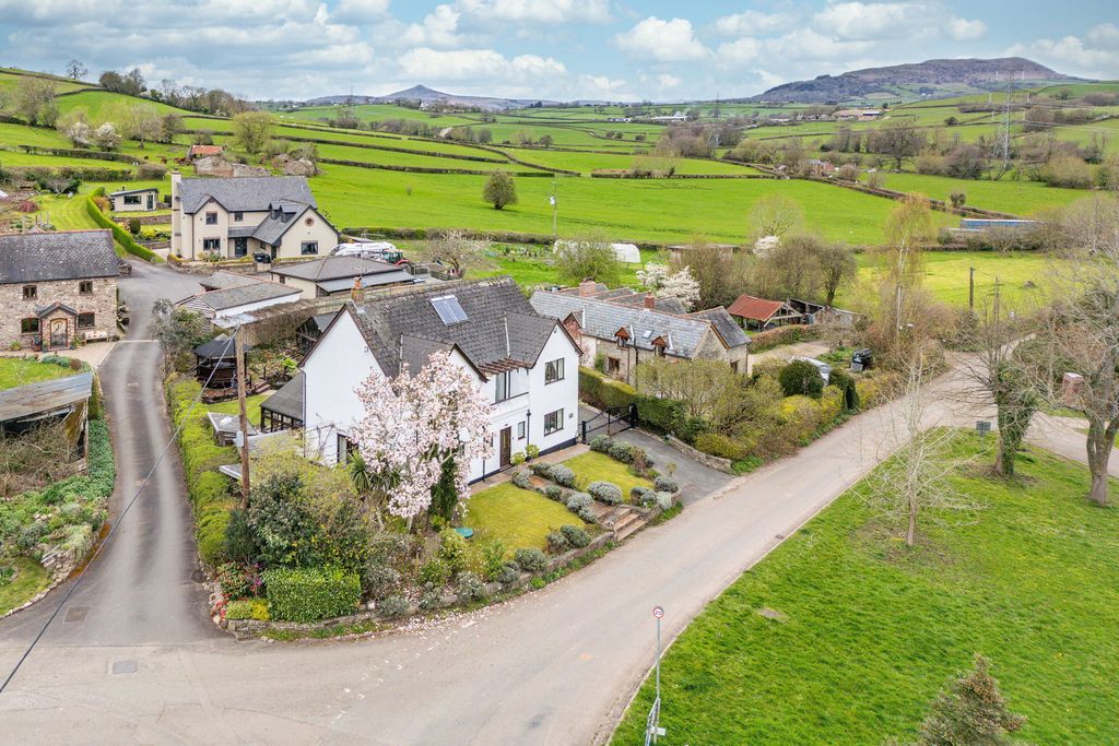 Property photo 3 of 51