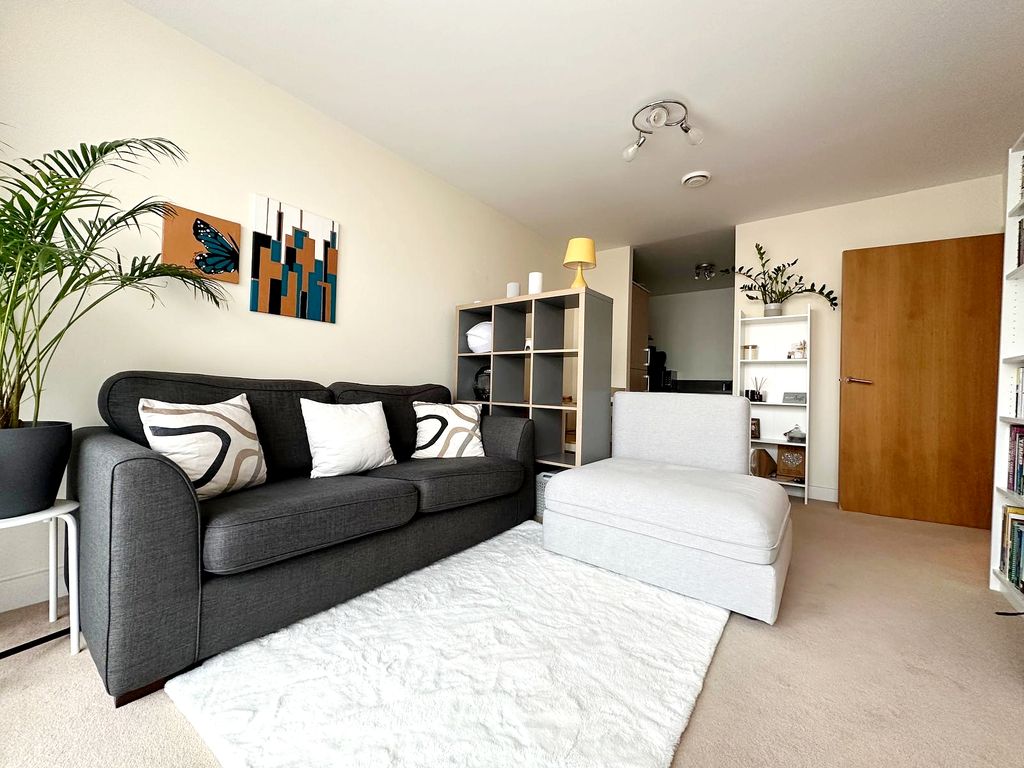 Property photo 1 of 9