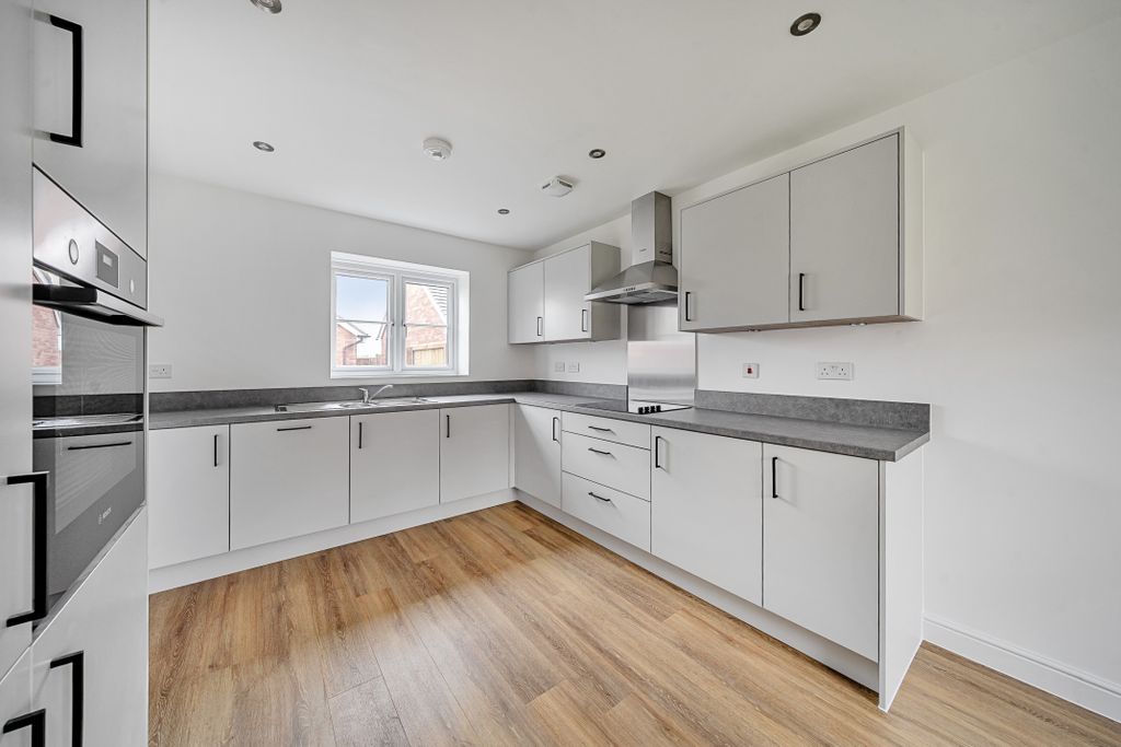 Property photo 3 of 21 Image