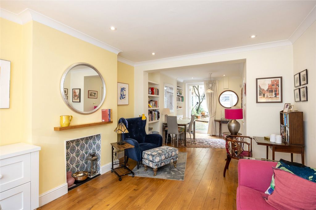 Property photo 3 of 16 Reception