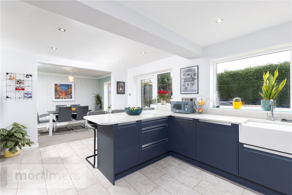 Property photo 3 of 24 Kitchen