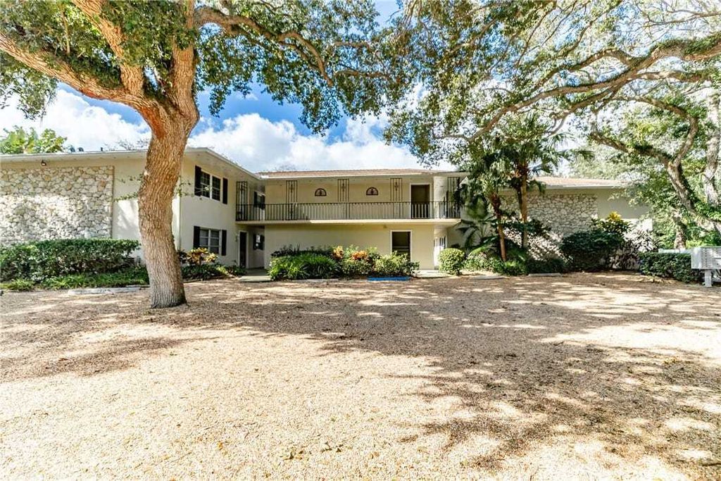 Property photo 1 of 31