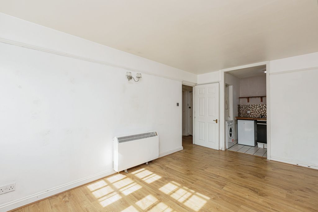 Property photo 1 of 4