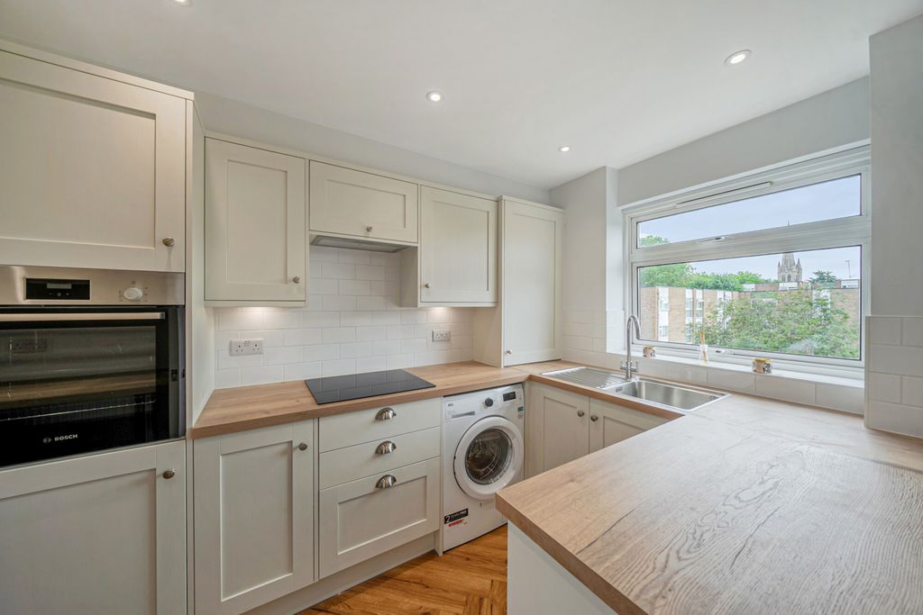 Property photo 3 of 17 1479652-11-6A38F8...
