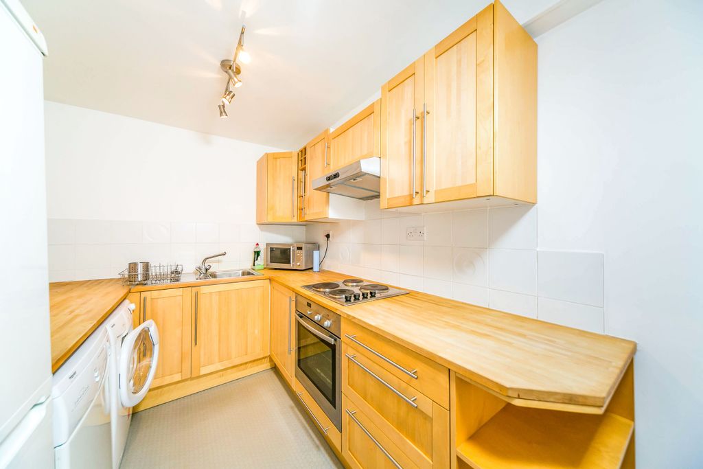 Property photo 3 of 9 4F5B9De4-53E4-4F57-A