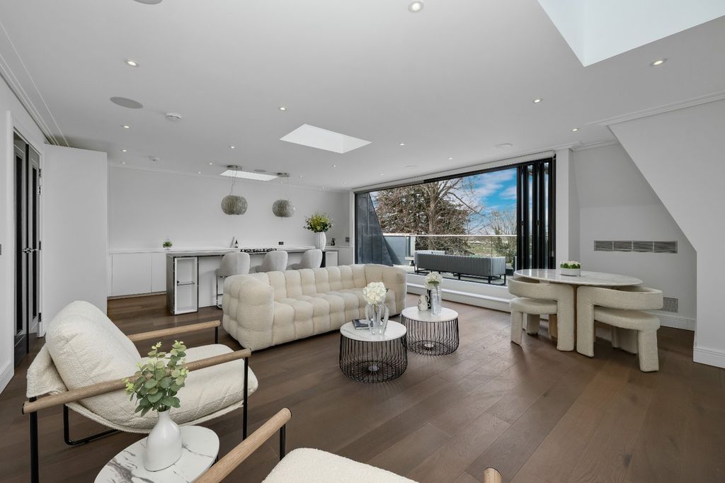 Property photo 1 of 19 Reception Room