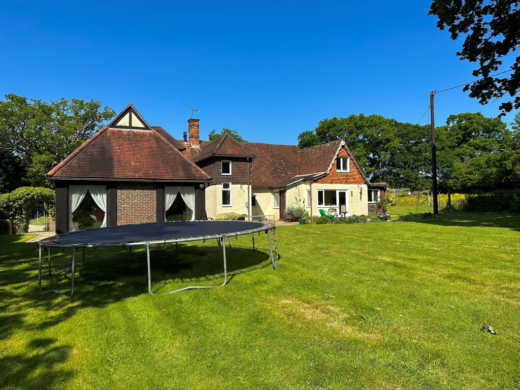 Property photo 2 of 20
