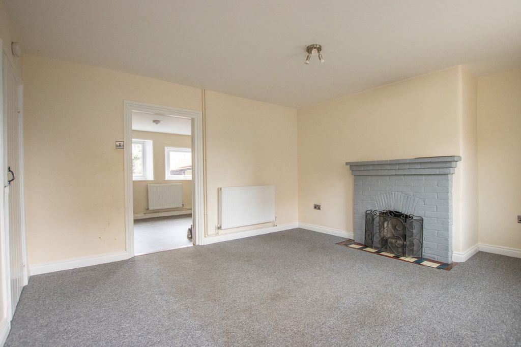 Property photo 2 of 19 4803151