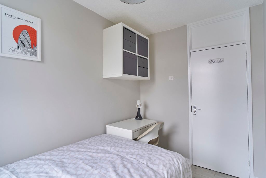 Property photo 2 of 11 Bedroom