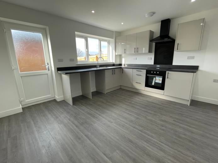 Property photo 2 of 8 Kitchen