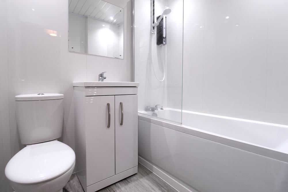 Property photo 3 of 4 Bathroom