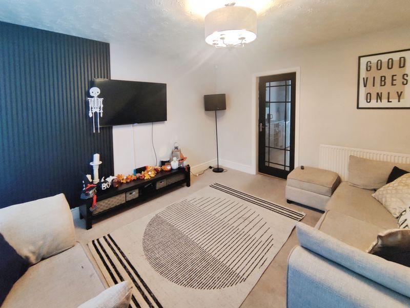 Property photo 3 of 9 Photo 8