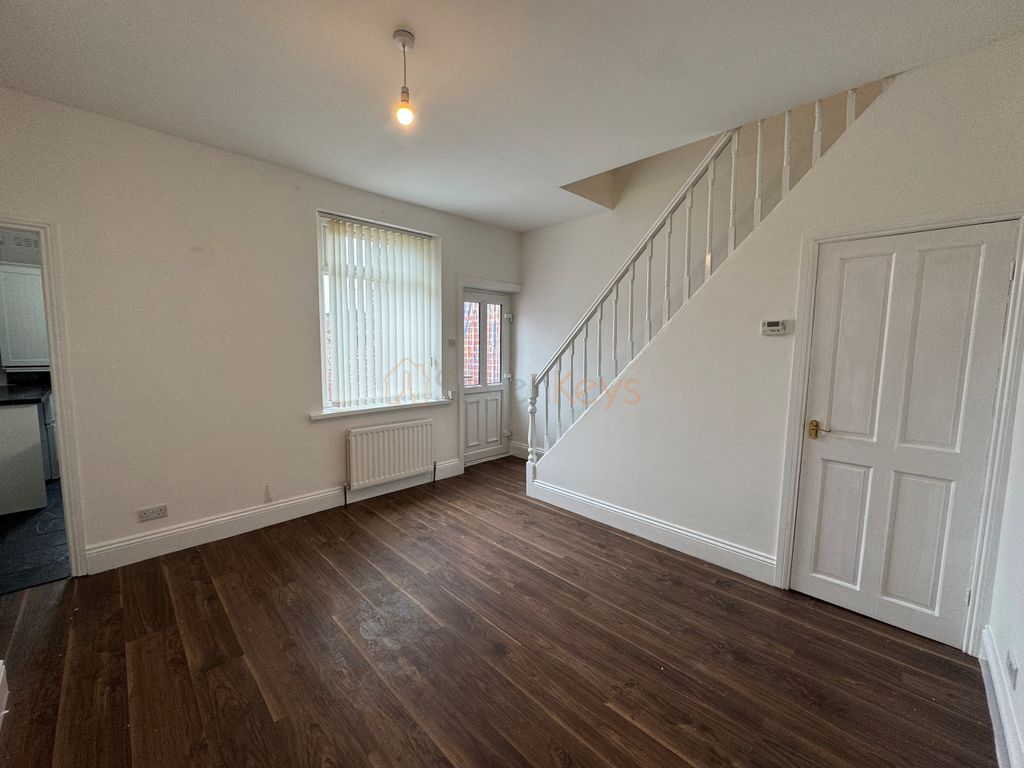 Property photo 3 of 8 6