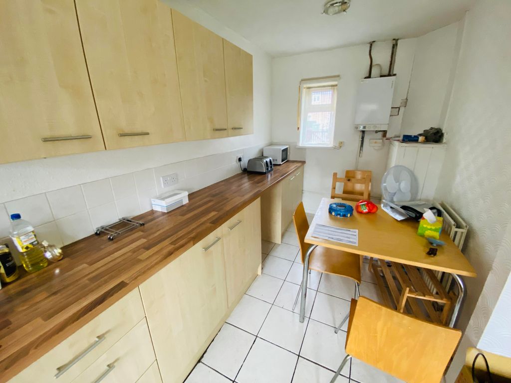 Property photo 3 of 10 Dining Room