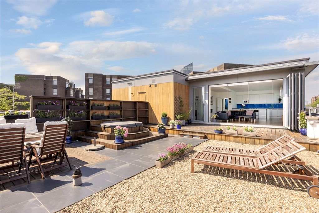 Property photo 1 of 12 Terrace