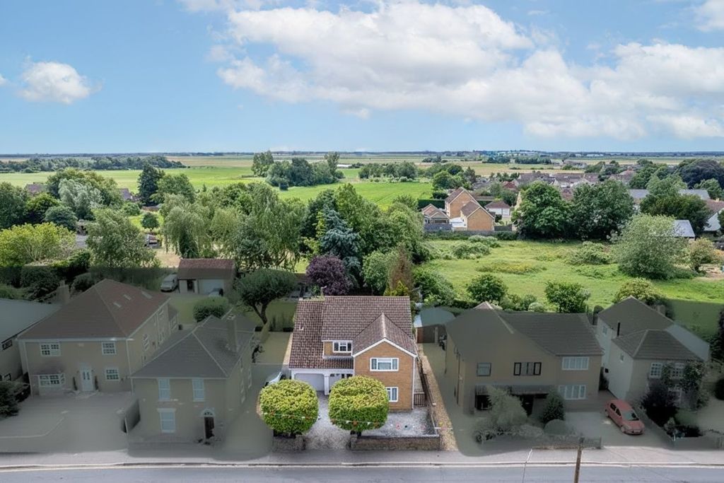 Property photo 2 of 49