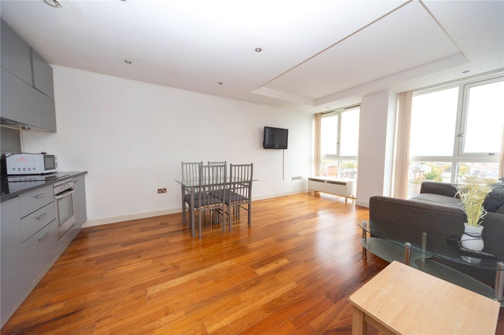 Property photo 2 of 9