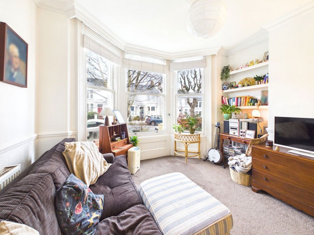 Property photo 2 of 6